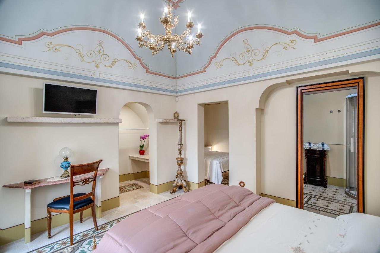 Palazzo Stunis - Dimora Di Charme Ostuni Exterior foto